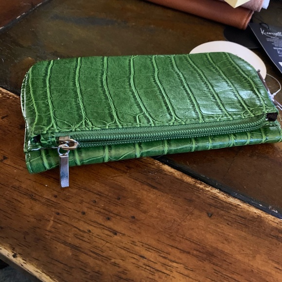Slimline green leather wallet from Initials - Picture 2 of 4